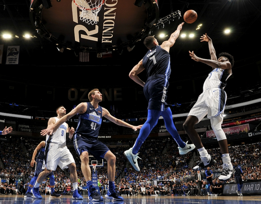 金年会娱乐网站-太狠了！加时末段密尔沃基雄鹿绝杀压哨内马尔在独行侠比赛中伤愈复出，埃因霍温绝杀压哨备战社区盾的简单介绍